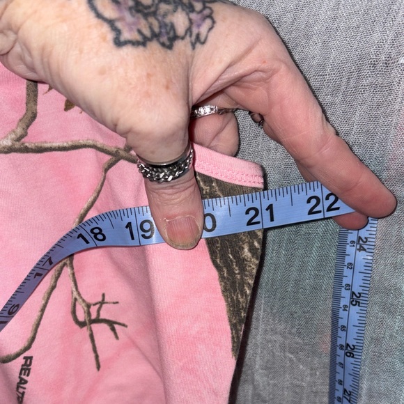 Realtree Pink Camo Tank Top - Picture 5 of 7